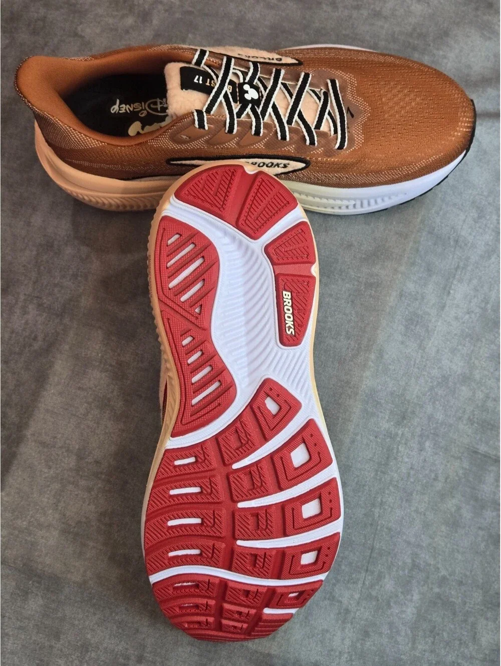 Brooks x runDisney Ghost 17 Chip 'n Dale (1205411B248) Women's 8.5 BRAND NEW